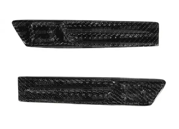 Kryty loga v blatníku Seibon Carbon pro Nissan GTR (R35) 2-dvéř. Coupé r.v. 2009 - 2010 Nejlepší Cena