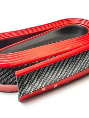 Univerzální lipa/spoiler z pružného materiálu Carbon-Look - černý s červenou linkou, délka 2,5 m Aktuální