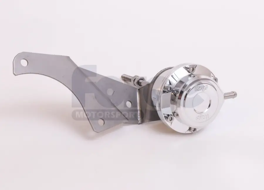 Must-Have Forge Motorsport nastavitelný interní wastegate actuator pro Seat Ibiza Mk2 (6K2) 1.8T, r.v. 1999-2002, provedení Pístové, pružina modrá 18 psi