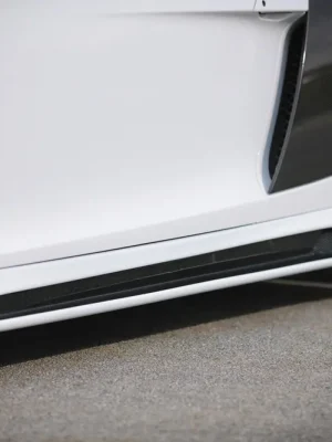 Autentický Rieger Carbon-boční práh mont. strana levá pro Audi R8 42 kupé, spyder, r.v. 04/07-, s prolisem a výřezem