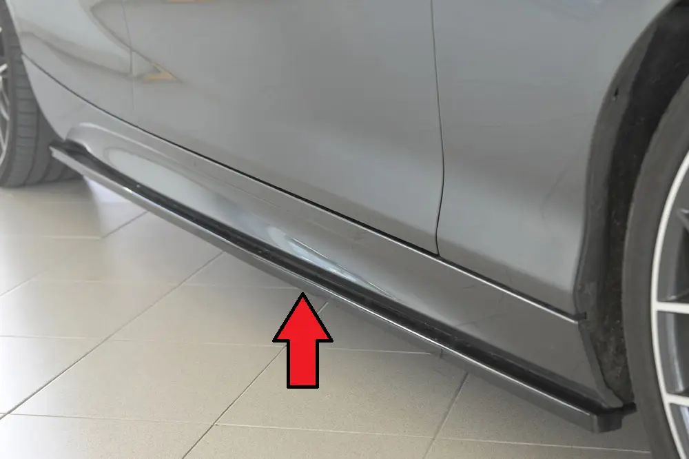 Rieger spoiler pod boční práh mont. strana pravá pro BMW řada 1 F20 sedan / 4-dvéř. vč. faceliftu, 05/2015-, 09/11-03/2015, plast ABS lakovaný do černé lesklé barvy Kup Teď
