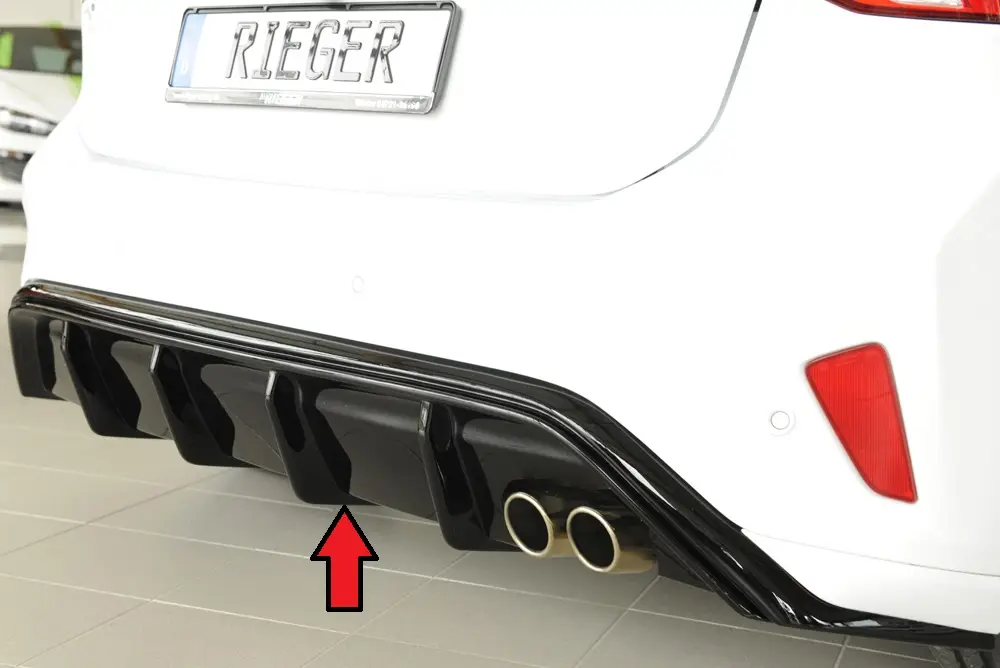 Autentický Rieger vložka zadního nárazníku pro Ford Focus 4 DEH 5-dvéř. (hatchback), plast ABS lakovaný do černé lesklé barvy