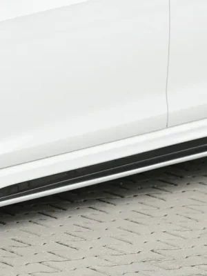 Nakupujte Hned Rieger boční práh mont. strana pravá pro Seat Leon FR 5F 3-dvéř. (sc), r.v. 01/13-, plast ABS s povrchovou úpravou Carbon-Look, s prolisem a výřezem