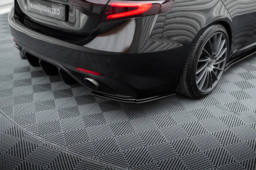 Must-Have Maxton Design boční difuzory pod zadní nárazník pro Alfa Romeo Giulia Veloce, černý lesklý plast ABS