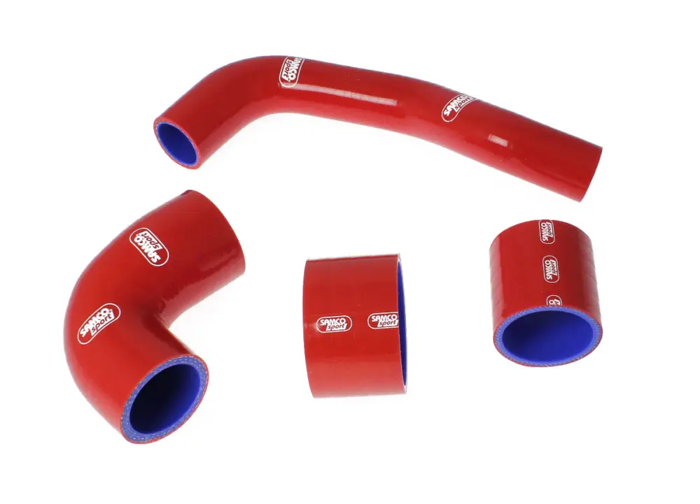 Samco Sport 4-dílná sada silikonových hadic pro vedení tlakového vzduchu pro Subaru Impreza GD/GG 2000-2002, 2002-2005, 2005-2006 Turbo verze 7 Bugeye (STi), barva fire červená (maskáčový vzor) Značkový