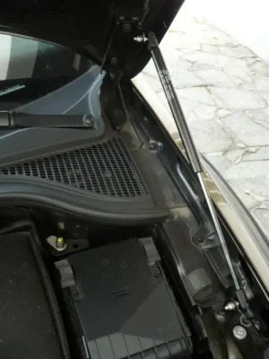 Milotec plynová vzpěra kapoty pro Škoda Yeti vč. facelift, r.v. 2009- Must-Have