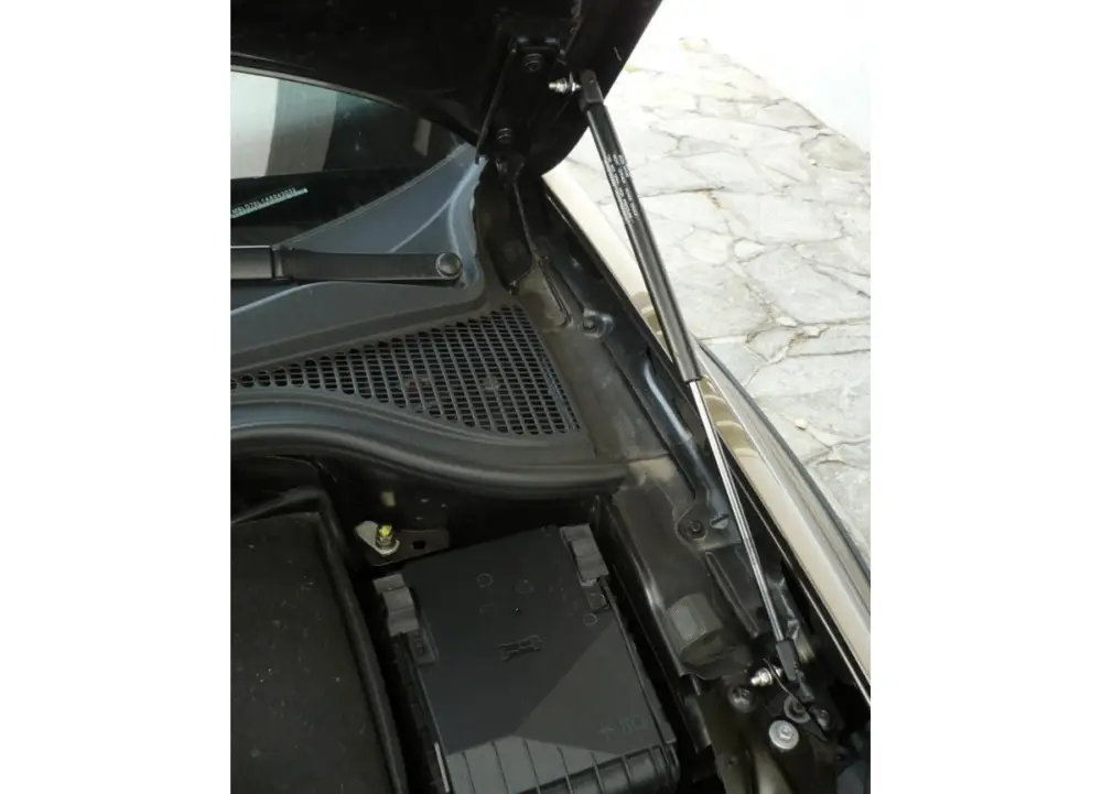 Milotec plynová vzpěra kapoty pro Škoda Yeti vč. facelift, r.v. 2009- Must-Have