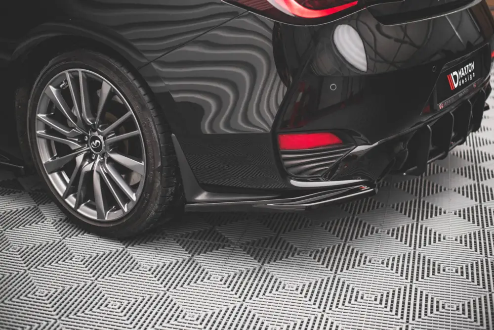 Maxton Design boční difuzory pod zadní nárazník pro Infiniti Q60 Mk2, černý lesklý plast ABS Must-Have