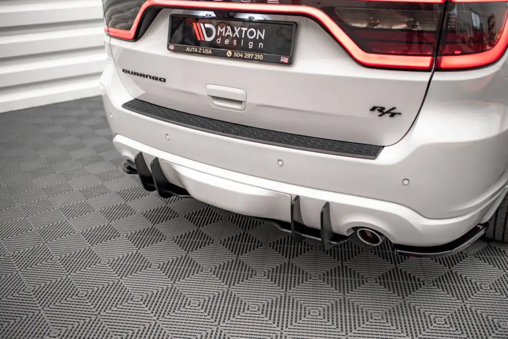 Maxton Design "Street Pro" difuzor zadního nárazníku pro Dodge Durango RT Mk3, plast ABS bez povrchové úpravy, s červenou linkou Nová Kolekce