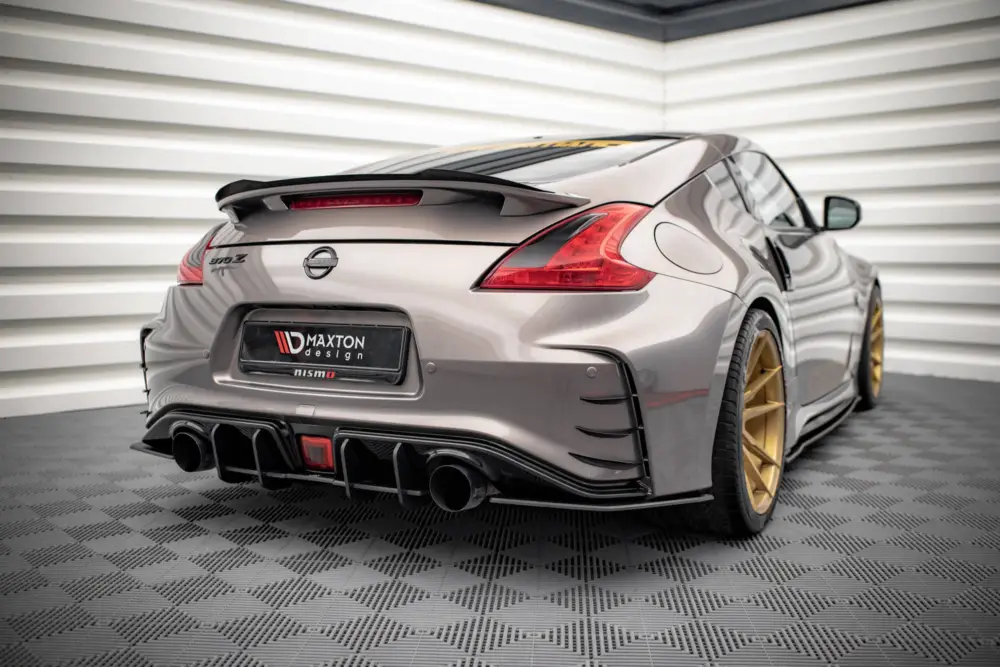 Maxton Design "Street Pro" difuzor zadního nárazníku pro Nissan 370Z Nismo, plast ABS bez povrchové úpravy, s černou a červenou linkou Nízká Cena