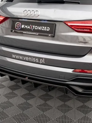 Akční Nabídka Maxton Design středový spoiler pod zadní nárazník s žebrováním pro Audi Q3 F3 S-Line, černý lesklý plast ABS