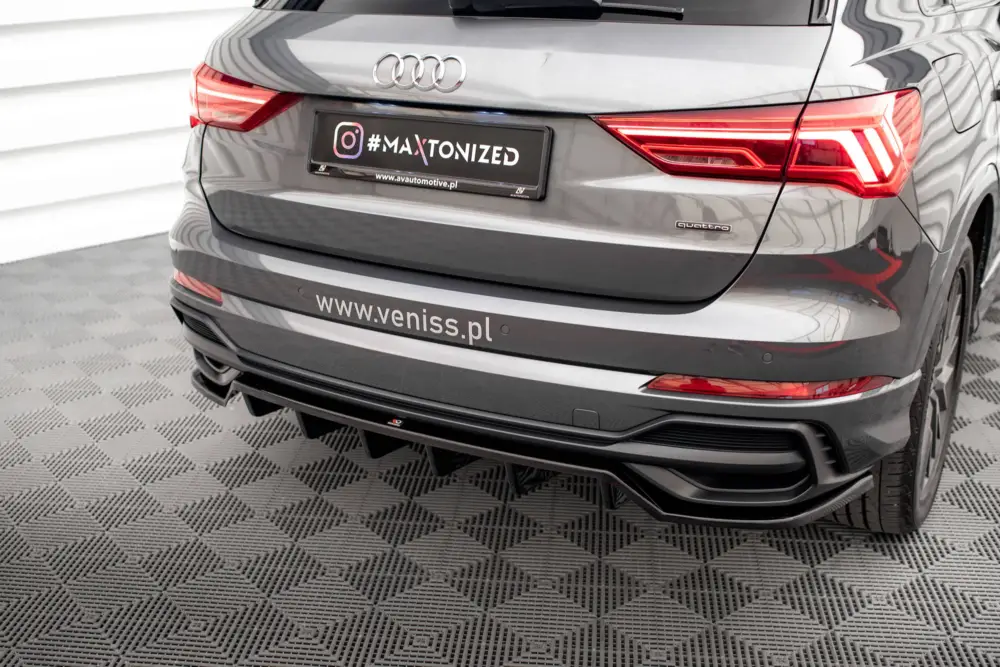 Akční Nabídka Maxton Design středový spoiler pod zadní nárazník s žebrováním pro Audi Q3 F3 S-Line, černý lesklý plast ABS