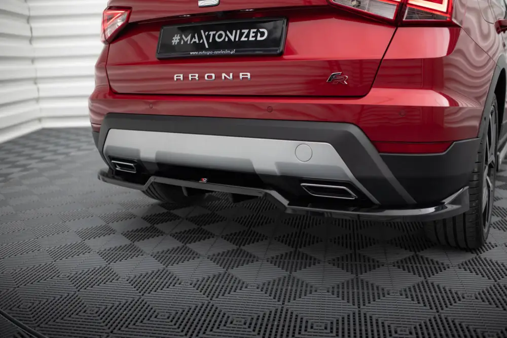 Maxton Design středový spoiler pod zadní nárazník s žebrováním pro Seat Arona Mk1 FR, černý lesklý plast ABS Výhodná Nabídka