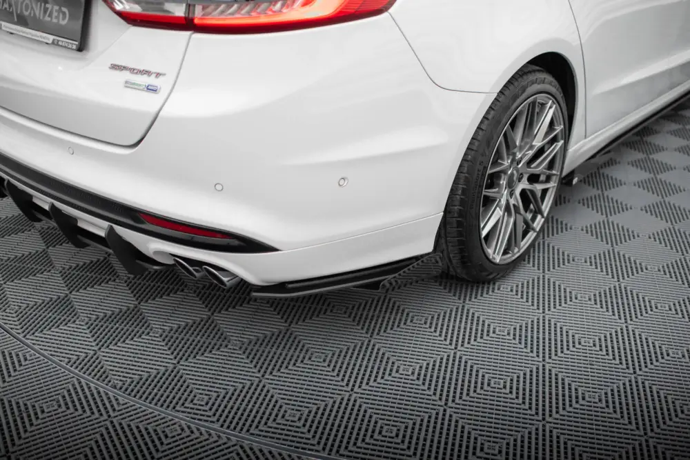 Autentický Maxton Design "Street Pro" boční difuzory pod zadní nárazník s křidélky pro Ford Mondeo Mk5 Facelift, plast ABS bez povrchové úpravy, s červenou linkou, Sport