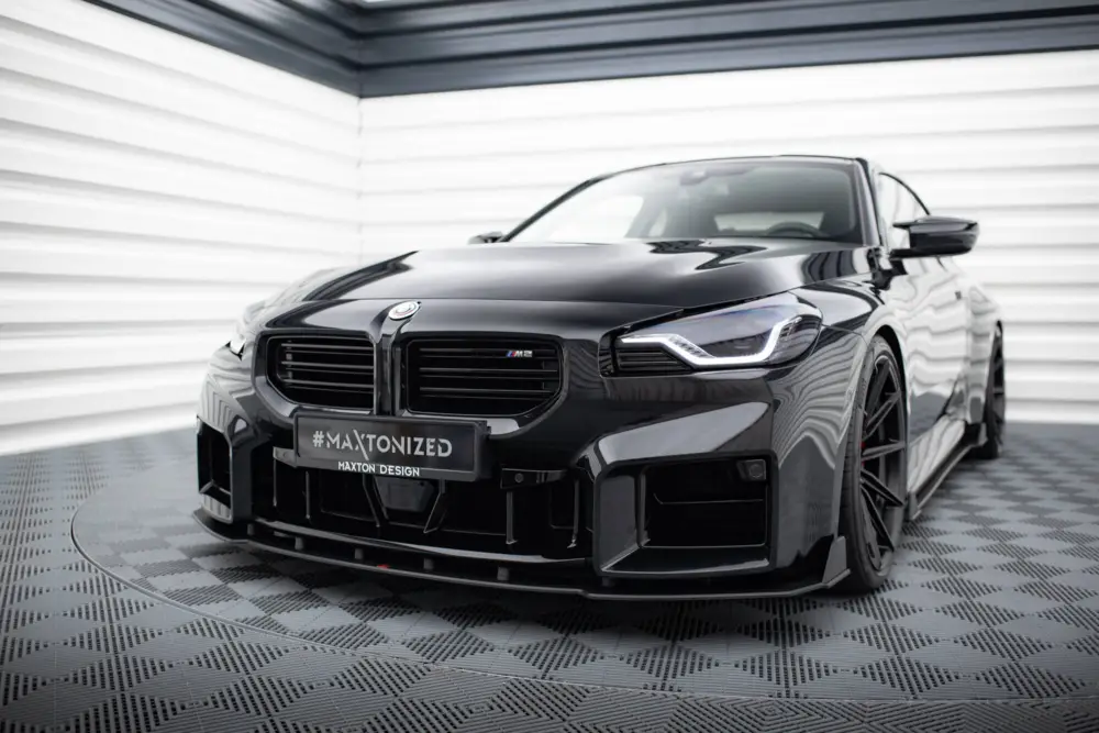 Maxton Design "Street Pro" spoiler pod přední nárazník ver.2 pro BMW M2 G87, plast ABS bez povrchové úpravy, s červenou linkou Kup Teď