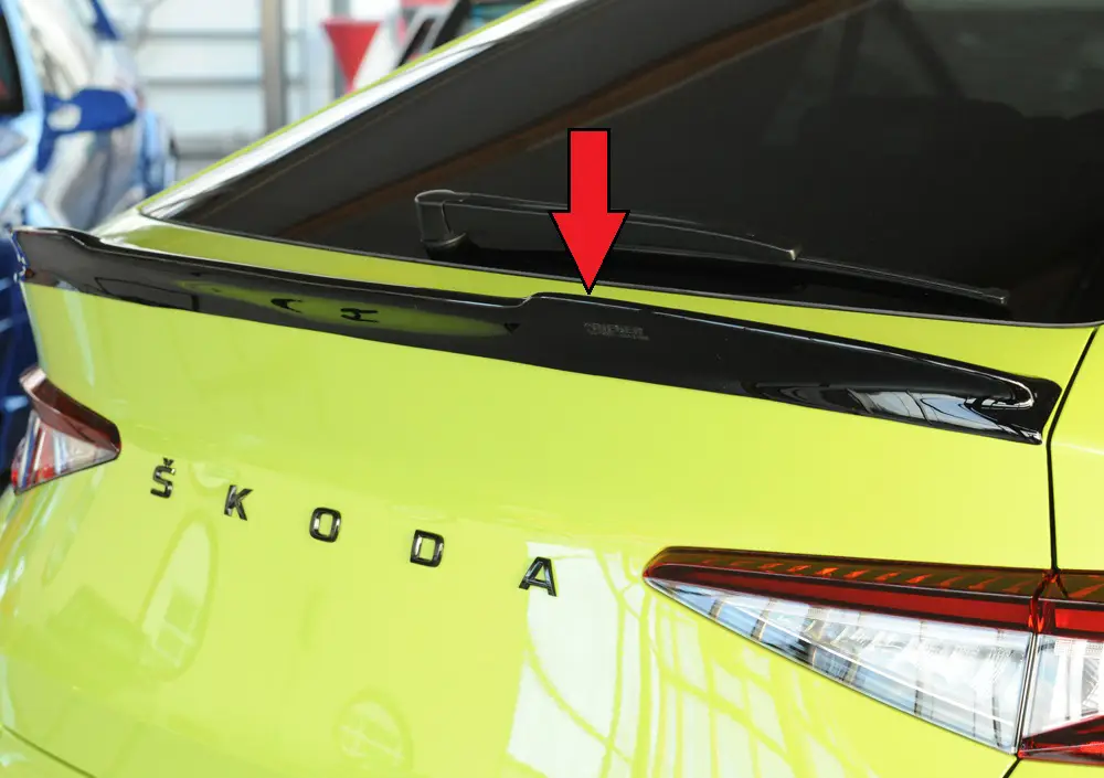 Nová Kolekce Rieger prodloužení víka kufru pro Škoda Enyaq iV RS coupe (5AC), plast ABS lakovaný do černé lesklé barvy
