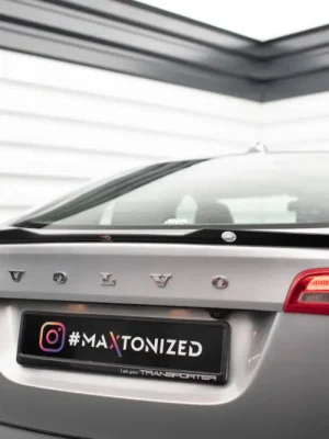 Zlevněný Maxton Design prodloužení spoileru pro Volvo S60 Mk2, černý lesklý plast ABS, R-Design