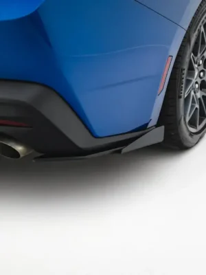 Cenová Bomba Maxton Design "Street Pro" boční difuzory pod zadní nárazník s křidélky pro Ford Mustang Mk7 GT, plast ABS bez povrchové úpravy