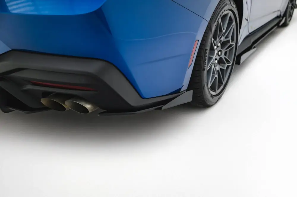 Cenová Bomba Maxton Design "Street Pro" boční difuzory pod zadní nárazník s křidélky pro Ford Mustang Mk7 GT, plast ABS bez povrchové úpravy