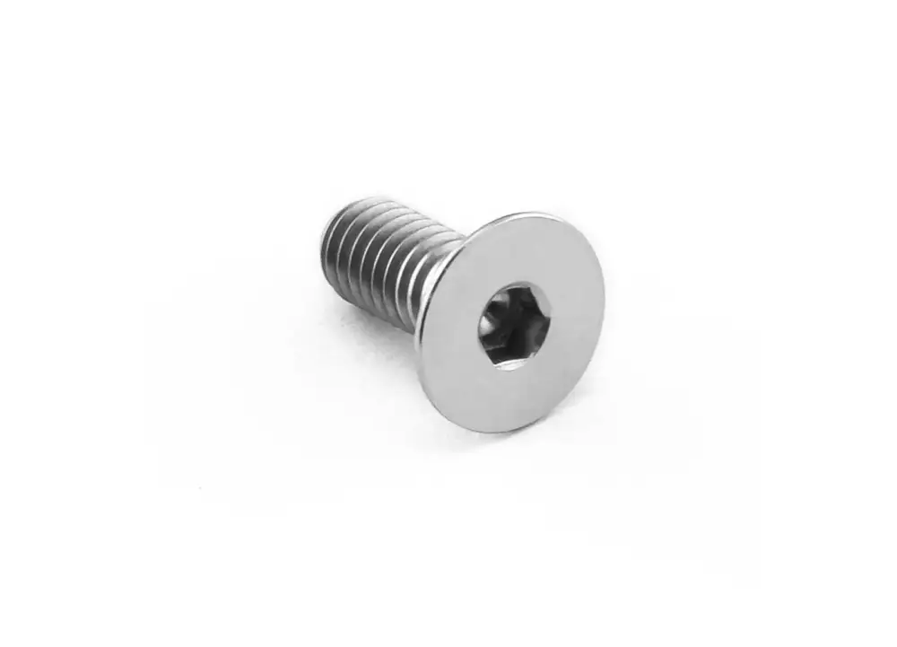 Ověřený Pro-Bolt titanový inbusový šroub se zápustnou hlavou se závitem M4 x 0,70 mm a délkou závitu 7,5 mm, barva přírodní