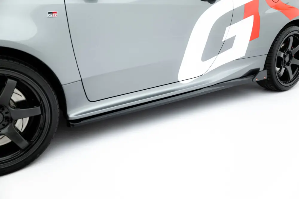 Super Cena Maxton Design difuzory pod boční prahy s křidélky pro Toyota GR Yaris Mk4 Facelift, černý lesklý plast ABS
