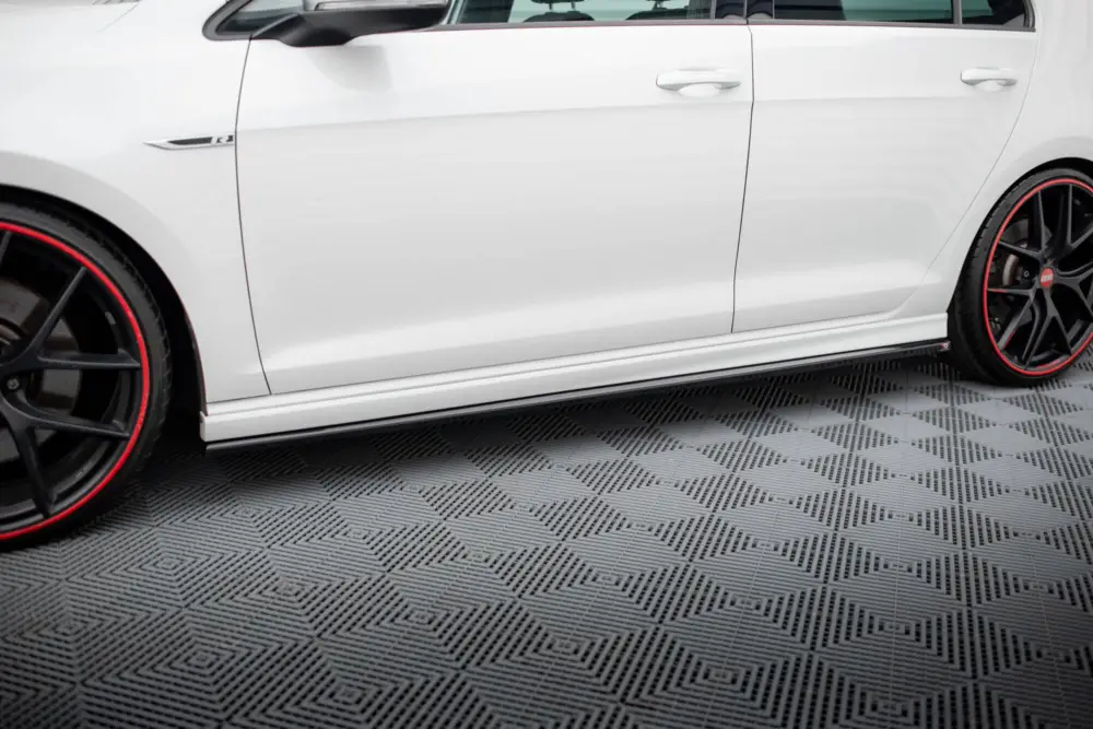 Přímo Od Výrobce Maxton Design difuzory pod boční prahy ver.3 pro Volkswagen Golf R Mk7, černý lesklý plast ABS