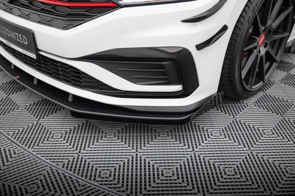 Maxton Design rohové spoilery pod přední nárazník pro Volkswagen Jetta Mk7 GLI, plast ABS bez povrchové úpravy Značkový