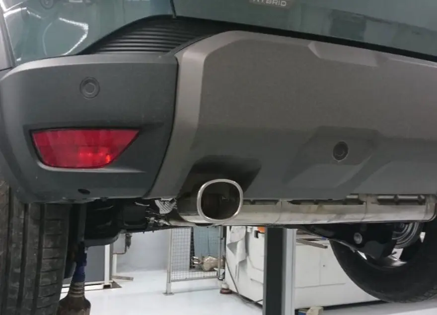 Fox Sportauspuff příčný koncový tlumič výfuku s výstupem vpravo/vlevo s koncovkou 1x93x79 Typ 70 pro Dacia Duster Mild Hybrid 130 4x4 2024- s motorem 1.2 Výprodej