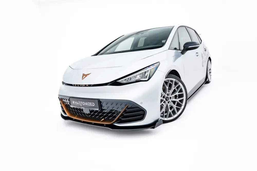 Speciální Cena Maxton Design "Street Pro" spoiler pod přední nárazník s křidélky pro Cupra Born Mk1, plast ABS bez povrchové úpravy, s červenou linkou