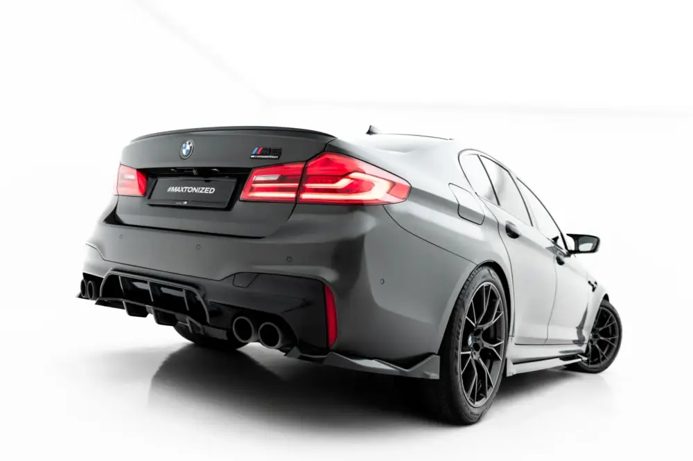 Maxton Design spoiler pod zadní nárazník s žebrováním pro BMW M5 F90, F90 Facelift, černý lesklý plast ABS Sleva