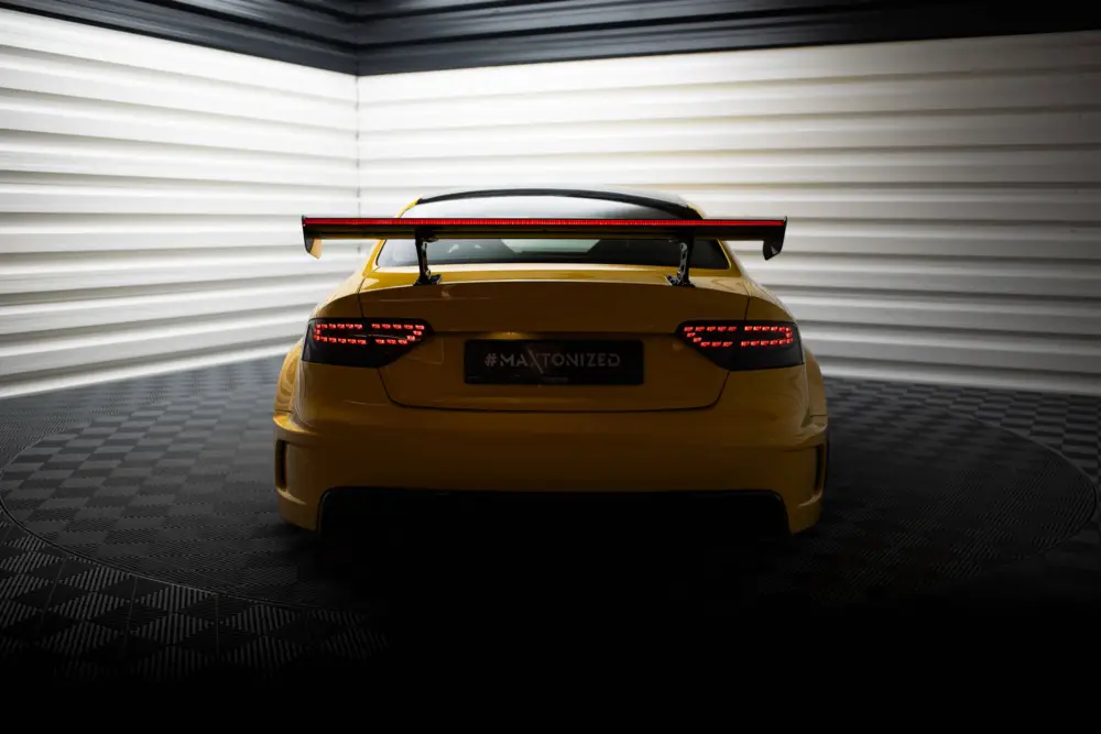 Odeslání Ihned Maxton Design zadní křídlo s úzce rozkročenými držáky a LED světlem pro Audi A5 8T, 8T FL, pravý karbon, Coupe