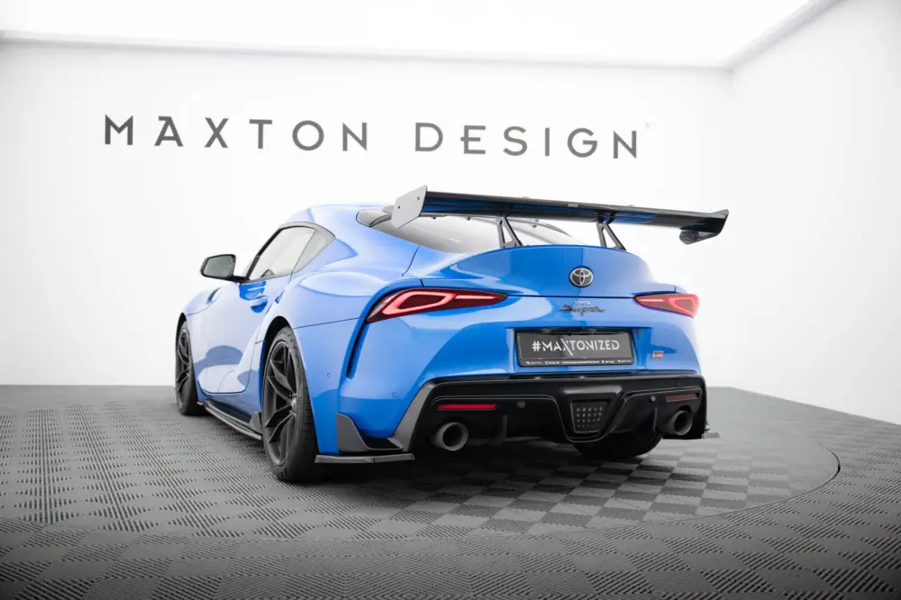 Aktuální Maxton Design zadní křídlo s horním uchycením (swan-neck) pro Toyota Supra Mk5, pravý karbon