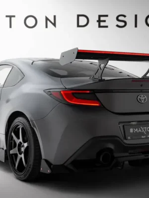 Cenový Hit Maxton Design zadní křídlo s úzce rozkročenými držáky a LED světlem pro Subaru BRZ Mk2, pravý karbon