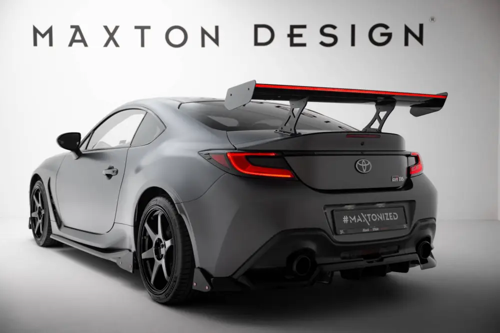 Cenový Hit Maxton Design zadní křídlo s úzce rozkročenými držáky a LED světlem pro Subaru BRZ Mk2, pravý karbon