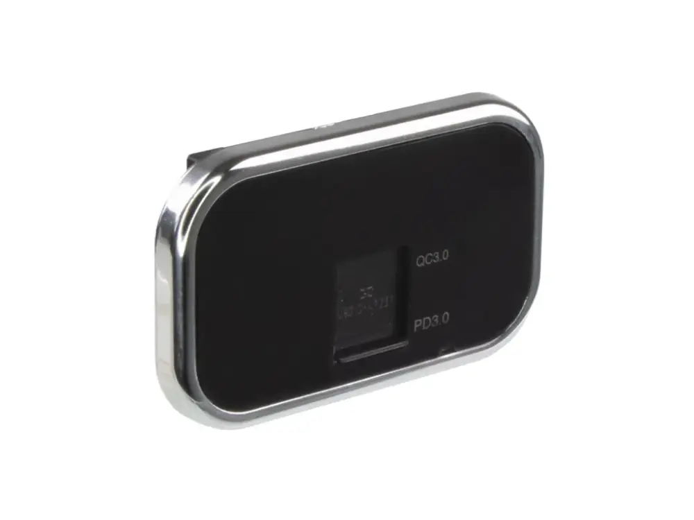 USB QC3.0 + USB-C zásuvka 12/24V, chromový rámeček Nová Kolekce